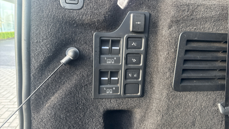 Land Rover Discovery 3.0 D300 Metropolitan Edition 5dr Auto Diesel Station Wagon